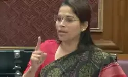 सीएम योगी की तारीफ करना विधायक पूजा पाल को पड़ा भारी, अखिलेश यादव ने पार्टी से किया निष्कासित सीएम योगी की तारीफ करना विधायक पूजा पाल को पड़ा भारी, अखिलेश यादव ने पार्टी से किया निष्कासित