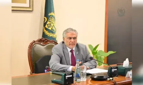 पाक विदेश मंत्री ने फिर अलापा कश्मीर का राग, अपनी मांग को बताया न्यायसंगत पाक विदेश मंत्री ने फिर अलापा कश्मीर का राग, अपनी मांग को बताया न्यायसंगत