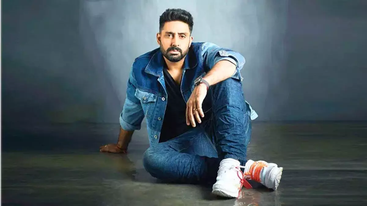 अभिषेक बच्चन ने किया खुलासा, बड़े पर्दे पर आज तक नहीं देखी ‘शोले’