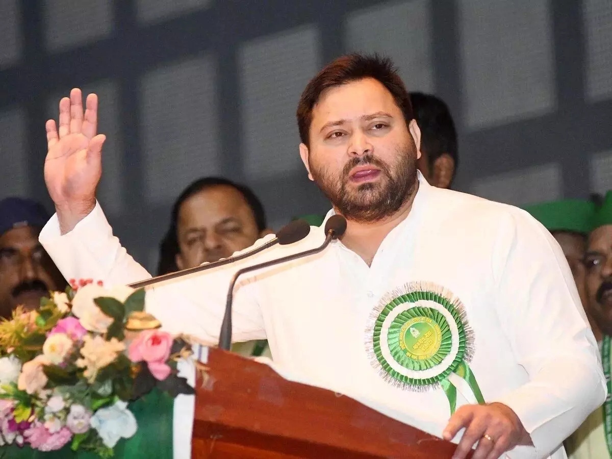 तेजस्वी यादव ने भाजपा पर लोकतंत्र की हत्या और ग़रीबों के वोट खाने का लगाया आरोप