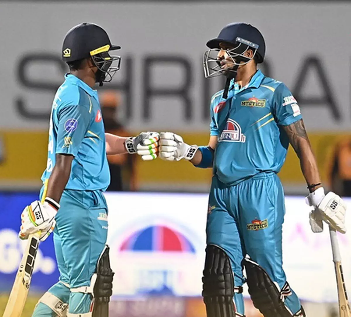 महाराजा ट्रॉफी 2025 : गुलबर्ग मिस्टिक्स की 10 विकेट से शानदार जीत, खाता खोलने को तरसे लायंस महाराजा ट्रॉफी 2025 : गुलबर्ग मिस्टिक्स की 10 विकेट से शानदार जीत, खाता खोलने को तरसे लायंस