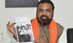 वोटर अधिकार यात्रा में चोर-चोर मौसेरे भाई आपस में मिले : सम्राट चौधरी वोटर अधिकार यात्रा में चोर-चोर मौसेरे भाई आपस में मिले : सम्राट चौधरी