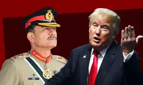 असीम मुनीर भारत को बदनाम करने में ट्रंप के साथ