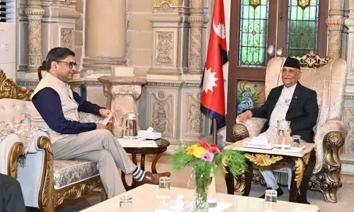 भारत के विदेश सचिव ने नेपाल के पीएम से की मुलाकात, द्विपक्षीय सहयोग बढ़ाने पर चर्चा