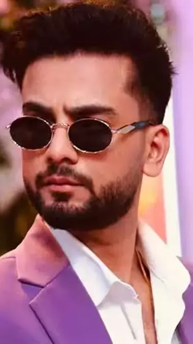 गुरुग्राम में एल्विश यादव के घर पर 20 राउंड से ज्यादा फायरिंग, बाइक सवार बदमाशों ने बरसाईं गोलियां