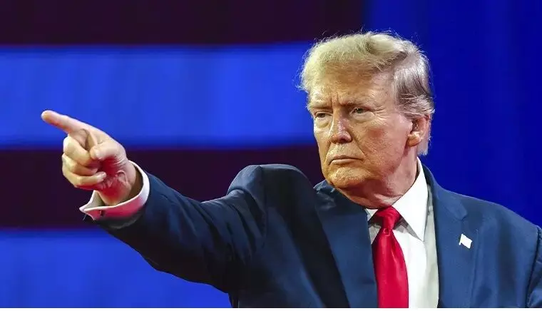 ट्रंप ने अलास्का में हुई बैठक की आलोचना करने पर सीनेटर मर्फी पर साधा निशाना, बताया मूर्ख इंसान ट्रंप ने अलास्का में हुई बैठक की आलोचना करने पर सीनेटर मर्फी पर साधा निशाना, बताया मूर्ख इंसान