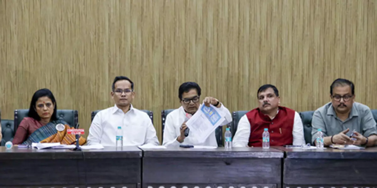 इंडी गठबंधन का मुख्य चुनाव आयुक्त पर आरोप, चुनावी निष्पक्षता को लेकर पूछे सवाल इंडी गठबंधन का मुख्य चुनाव आयुक्त पर आरोप, चुनावी निष्पक्षता को लेकर पूछे सवाल