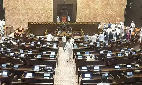 हंगामे के कारण संसद के दोनों सदनों की कार्यवाही हुई स्थगित