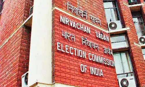और घिर गया चुनाव आयोग