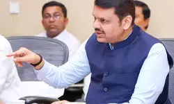 मोनोरेल में फंसे यात्री, बचाव कार्य जारी, क्या बोले सीएम फडणवीस? मोनोरेल में फंसे यात्री, बचाव कार्य जारी, क्या बोले सीएम फडणवीस?