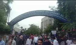 अहमदाबाद में छात्र की हत्या पर फूटा अभिभावकों का गुस्सा, स्कूल के बाहर भारी हंगामा