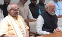 उपराष्ट्रपति चुनाव : एनडीए उम्मीदवार सी.पी. राधाकृष्णन ने भरा नामांकन, पीएम मोदी बने मुख्य प्रस्तावक उपराष्ट्रपति चुनाव : एनडीए उम्मीदवार सी.पी. राधाकृष्णन ने भरा नामांकन, पीएम मोदी बने मुख्य प्रस्तावक
