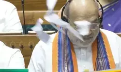 सरकार के नए बिल को लेकर फूटा विपक्ष का गुस्सा, शाह पर फाड़कर फेंकी बिल की कॉपी