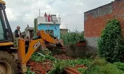 ग्रेनो प्राधिकरण की कार्रवाई, बिसरख डूब क्षेत्र से अतिक्रमण हटाया गया