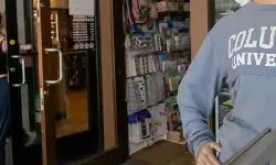 नौकरी मिले ना मिले लेकिन एजुकेशन लोन के बोझ तले दब जाते हैं युवा