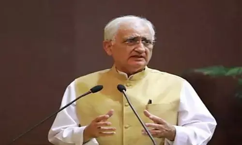 सलमान खुर्शीद की जयशंकर पर टिप्पणी, भारत सबल, लेकिन इसका मतलब दूसरे देशों से रिश्ता खराब भी ठीक नहीं सलमान खुर्शीद की जयशंकर पर टिप्पणी, भारत सबल, लेकिन इसका मतलब दूसरे देशों से रिश्ता खराब भी ठीक नहीं