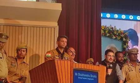 लखनऊ पहुंचे शुभांशु शुक्ला ने बच्चों को दिया 2040 मून लैंडिंग का मंत्र