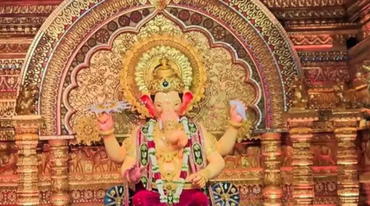 गणेशोत्सव 2025 : मुंबई पुलिस ने कसी कमर, ड्रोन से लेकर स्पेशल फोर्स तक तैनात गणेशोत्सव 2025 : मुंबई पुलिस ने कसी कमर, ड्रोन से लेकर स्पेशल फोर्स तक तैनात