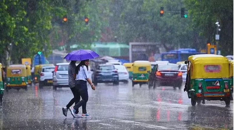 एनसीआर में बरसेंगे झमाझम बादल, साफ हवा में सांस ले रहे लोग, अधिकतम तापमान में आई गिरावट