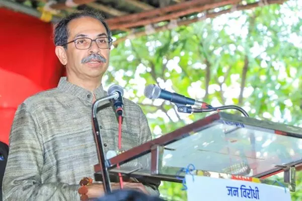 राज्य में भ्रष्टाचार भी स्मार्ट: सीएम देवेंद्र फडणवीस की स्मार्ट विलेज योजना पर शिवसेना-यूबीटी ने उठाए सवाल