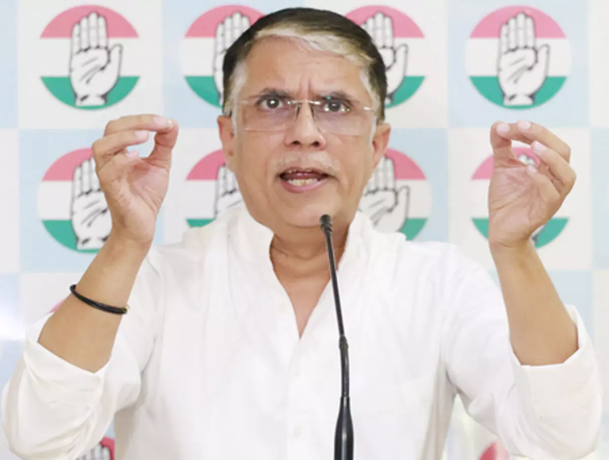 सरकार ने नोटबंदी और जीएसटी से नुकसान किया : पवन खेड़ा