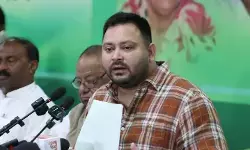 तेजस्वी यादव ने अपराध को लेकर सरकार पर साधा निशाना, बोले-बिहार में विधि-व्यवस्था पूरी तरह से हुई ध्वस्त तेजस्वी यादव ने अपराध को लेकर सरकार पर साधा निशाना, बोले-बिहार में विधि-व्यवस्था पूरी तरह से हुई ध्वस्त