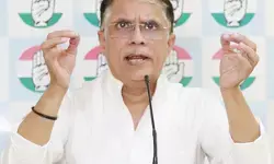 सरकार ने नोटबंदी और जीएसटी से नुकसान किया : पवन खेड़ा