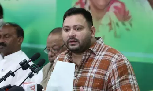 तेजस्वी यादव ने अपराध को लेकर सरकार पर साधा निशाना, बोले-बिहार में विधि-व्यवस्था पूरी तरह से हुई ध्वस्त तेजस्वी यादव ने अपराध को लेकर सरकार पर साधा निशाना, बोले-बिहार में विधि-व्यवस्था पूरी तरह से हुई ध्वस्त