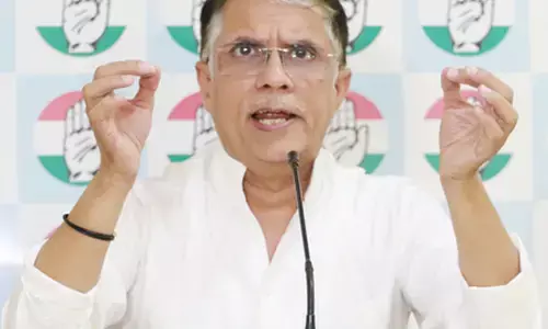 सरकार ने नोटबंदी और जीएसटी से नुकसान किया : पवन खेड़ा सरकार ने नोटबंदी और जीएसटी से नुकसान किया : पवन खेड़ा