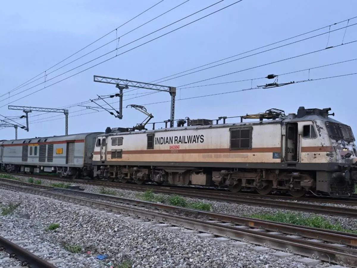 कैबिनेट ने 12,328 करोड़ रुपए के रेलवे प्रोजेक्ट्स को दी हरी झंडी