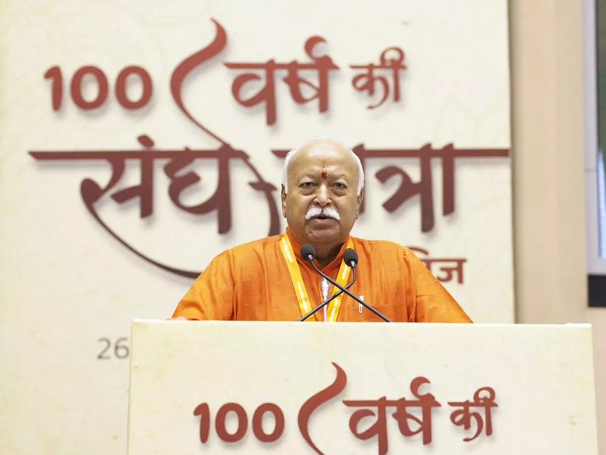 नई शिक्षा नीति पर मोहन भागवत: अंग्रेजी पढ़ें, लेकिन भारतीयता न भूलें