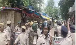 पटना में छात्रा की मौत पर हंगामा, विरोध प्रदर्शन के बीच पुलिस पर पत्थर बरसे