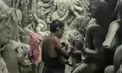 पश्चिम बंगाल की दुर्गा पूजा पर भारी चुनावी सियासत