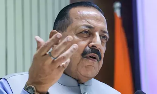 जम्मू में मोबाइल नेटवर्क और 40 प्रतिशत बिजली कनेक्शन हुए बहाल: जितेंद्र सिंह