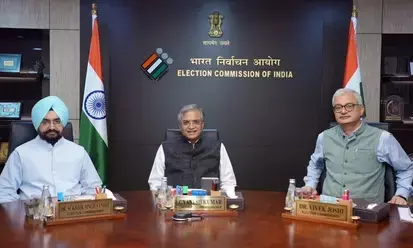 चुनाव आयोग की सीपीआई के प्रतिनिधिमंडल से मुलाकात, कई मुद्दों पर हुई चर्चा