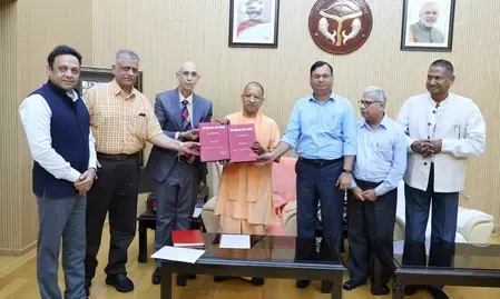 संभल हिंसा : न्यायिक आयोग ने सीएम योगी को सौंपी गोपनीय रिपोर्ट, सपा ने उठाए सवाल