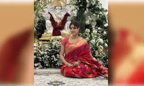 मनीष मल्होत्रा की डिजाइनर साड़ी पहने लालबागचा राजा के दर्शन के लिए पहुंची जान्हवी कपूर