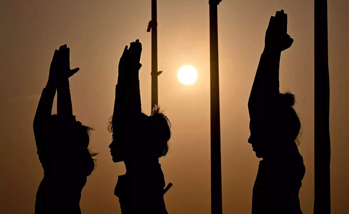 ब्रह्म मुहूर्त में उठना शरीर और मन दोनों के लिए अच्छा, तनाव भी रहता है दूर ब्रह्म मुहूर्त में उठना शरीर और मन दोनों के लिए अच्छा, तनाव भी रहता है दूर