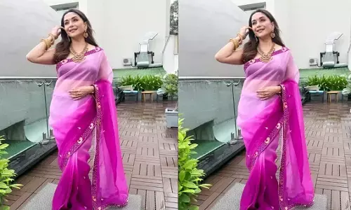 डांसिंग क्वीन माधुरी ने लगाया ग्लैमर का तड़का, पर्पल साड़ी में शेयर की तस्वीरें