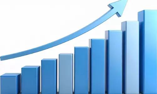 वैश्विक चुनौतियों के बाद भी वित्त वर्ष 26 की पहली तिमाही मजबूत रही विकास दर : पीएचडीसीसीआई वैश्विक चुनौतियों के बाद भी वित्त वर्ष 26 की पहली तिमाही मजबूत रही विकास दर : पीएचडीसीसीआई