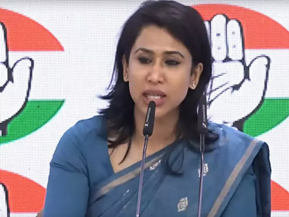 कांग्रेस नेता शमा मोहम्मद ने केजरीवाल पर भाजपा से मिलीभगत का लगाया आरोप कांग्रेस नेता शमा मोहम्मद ने केजरीवाल पर भाजपा से मिलीभगत का लगाया आरोप