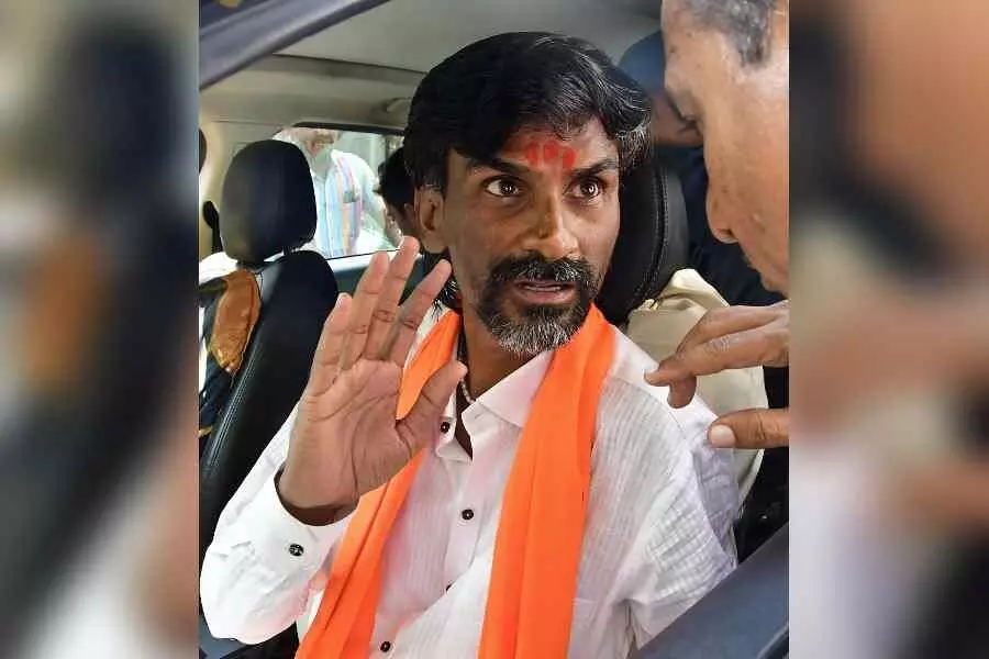 मराठा आंदोलन : सरकार ने उठाया बड़ा कदम, तीन सदस्यीय पैनल को मनोज जरांजे से मुलाकात के लिए भेजा