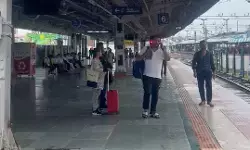 जम्मू :क्षतिग्रस्त रेलवे पुलों और पटरियों की मरम्मत का चल रहा काम, बहाल होने में लगेगा समय