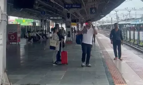 जम्मू :क्षतिग्रस्त रेलवे पुलों और पटरियों की मरम्मत का चल रहा काम, बहाल होने में लगेगा समय