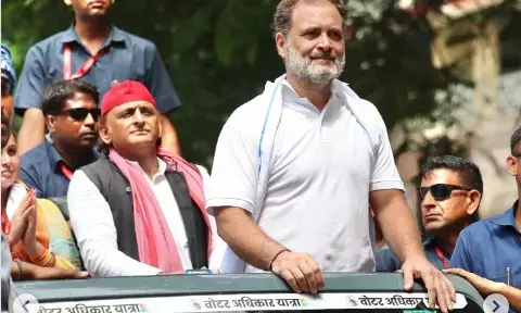 राहुल गांधी ने अखिलेश यादव को दिया धन्यवाद, बोले, दो भाई, वोट चोरों की तबाही राहुल गांधी ने अखिलेश यादव को दिया धन्यवाद, बोले, दो भाई, वोट चोरों की तबाही