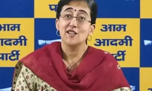 दिल्ली में मंदिर के सेवादार की हत्या, आतिशी ने सीएम रेखा गुप्ता को लिखी चिट्ठी