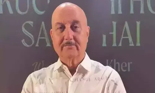 अनुपम खेर एकल नाटक कुछ भी हो सकता है के साथ धमाकेदार वापसी को तैयार अनुपम खेर एकल नाटक कुछ भी हो सकता है के साथ धमाकेदार वापसी को तैयार