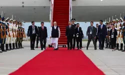 संतुलन साधने की कोशिश में शी जिनपिंग और मोदी की मुलाकात