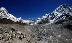 बीत चुका है, हिमालय को सुनने का समय