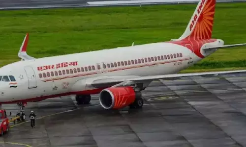 एयर इंडिया की हुई इमरजेंसी लैंडिंग, इंजन में आग की चेतावनी के कारण दिल्ली लौटा विमान